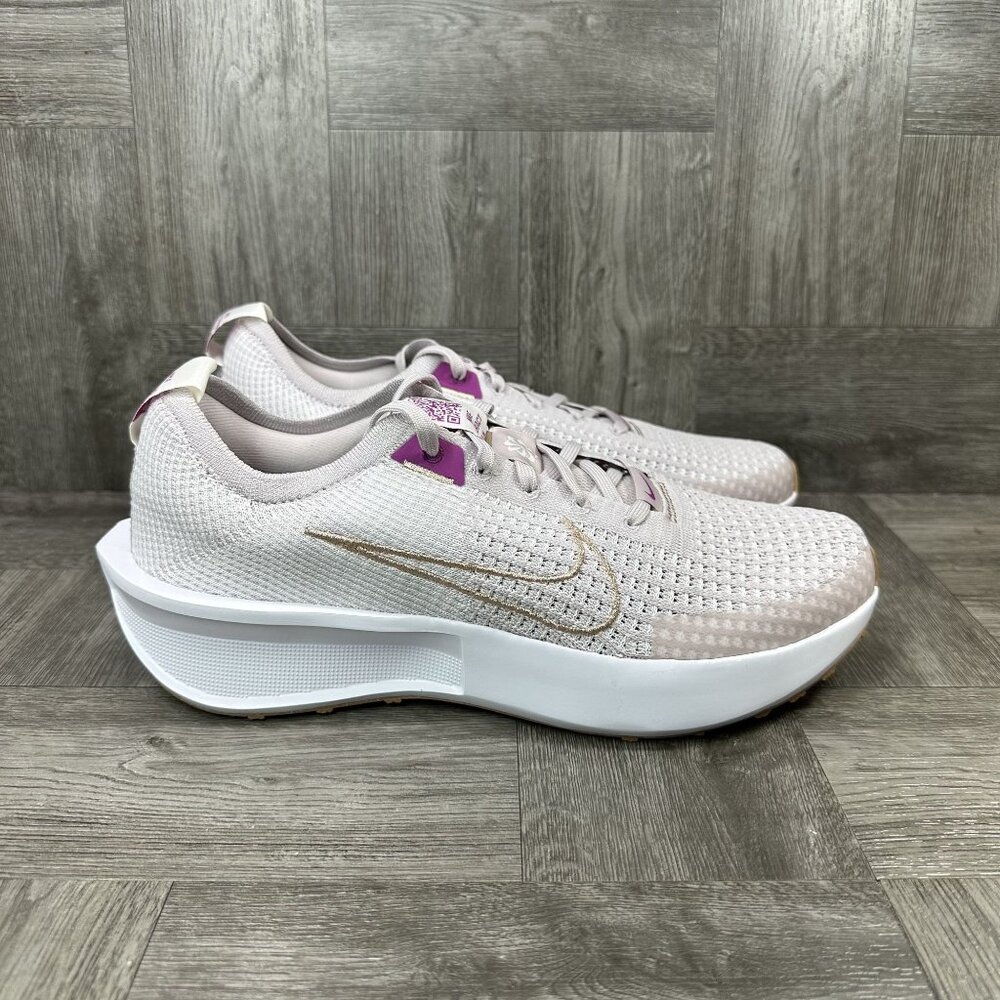 Nike Interact Run Women's size 10.5 Light Pink Running shoes